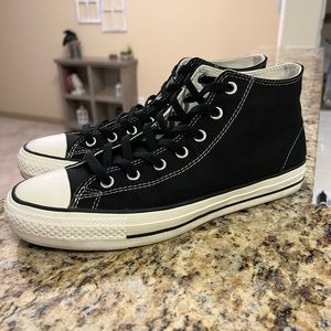 Converse chuck taylor mid size 10.5 black color